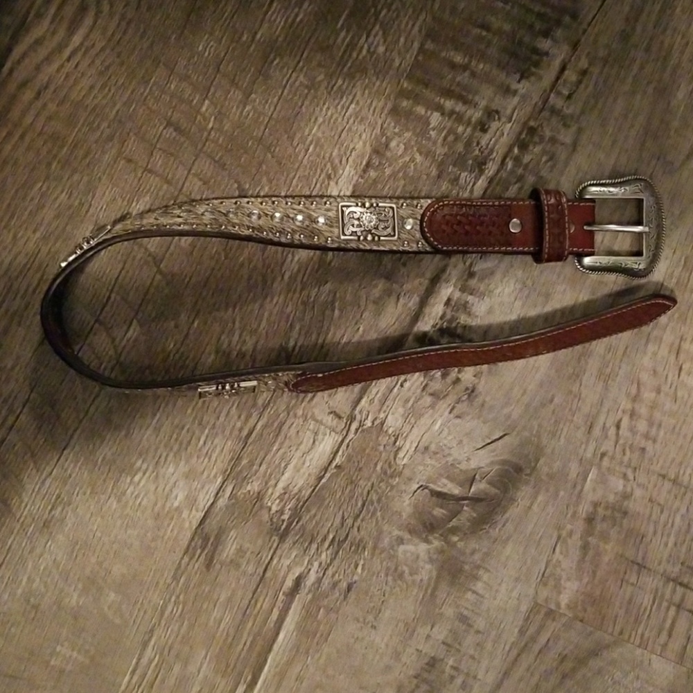 Nocona 22" hair on belt